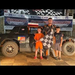 Meet your Posher, Logan